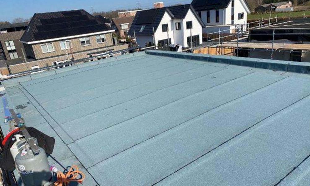 Nieuw dak in Warmond laten aanleggen Geheel nieuw plat dak aangelegd